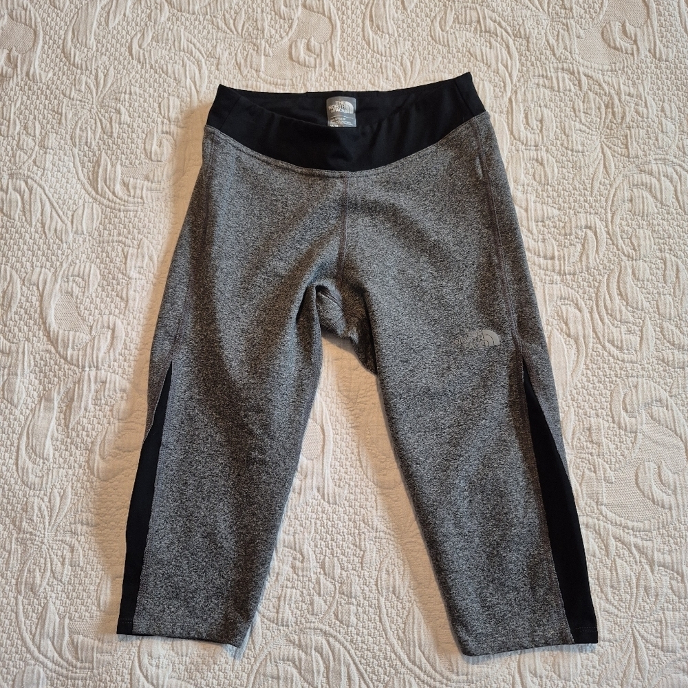North Face girls Medium or 10/12 capri length leggings, gray & black VGUC